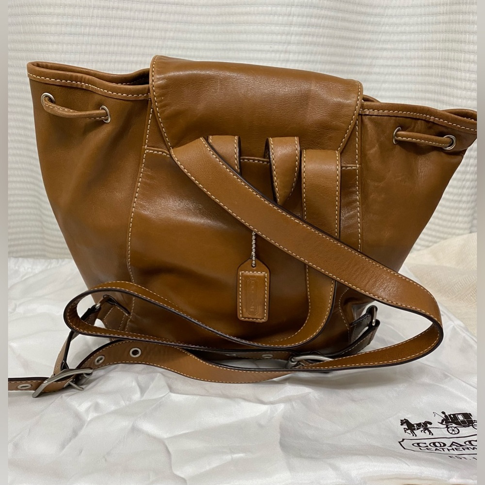 COACH Legacy Drawstring Backpack Light
Brown 9569 - Picture 2 of 8